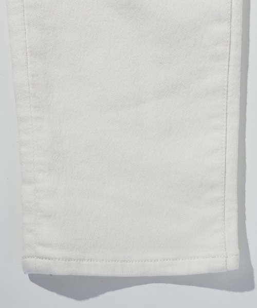 1PIU1UGUALE3  RELAX （ウノピゥウノウグァーレトレ リラックス）の「1PIU1UGUALE3 RELAX(ウノピゥウノウグァーレトレ リラックス)ダメージジョグデニムパンツ（デニムパンツ・メンズ・ブラック/ホワイト・S/M/L/XL/XXL）」の8枚目の写真