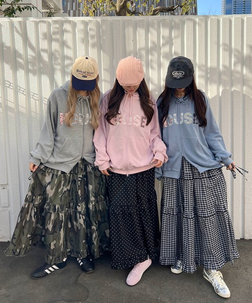 WC(ダブル シー)の「アソートフリルティアードロングスカート(スカート・レディース・ドット/グリーン/ブラック系その他・FREE)」の4枚目の写真