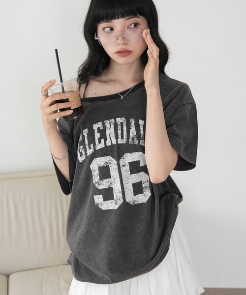 WEGO(ウィゴー)の「WEGO/2WAYグラフィックワンショルBIGT(Tシャツ/カットソー・レディース・その他6/その他4/その他1/その他2/その他3/その他5/その他8/その他7/その他9/その他11/その他12/その他10/その他13・FREE)」の1枚目の写真