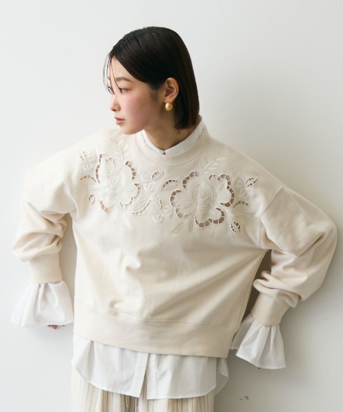 セール】裏毛フラワーカットワーク刺繍プルオーバー（スウェット