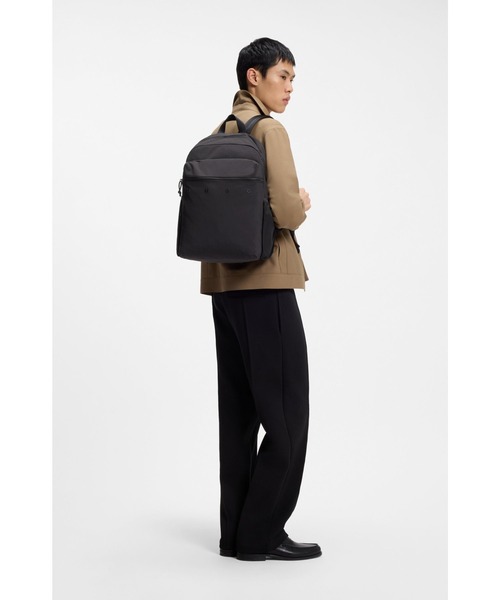HUGO(ヒューゴ)の「バックパック ワイドセットロゴ ディテール(バックパック/リュック・メンズ・ブラック・ONESIZE)」の5枚目の写真