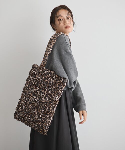 GARAGE OF GOOD CLOTHING(ガレージオブグッドクロージング)の「カラビナ付シャーリングトート(トートバッグ・レディース・レオパード/オレンジ/パープル/アイボリー/ブラック・FREE)」の10枚目の写真