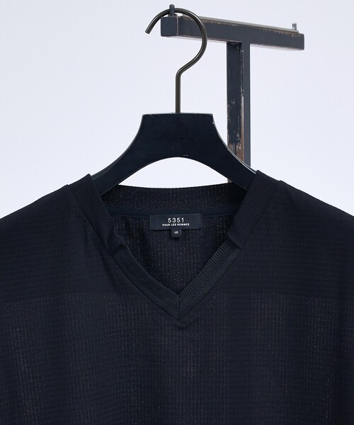 5351 POUR LES HOMMES（ゴーサンゴーイチプールオム）の「フィンリーチェック ジャガード VネックTシャツ（Tシャツ/カットソー・メンズ・ブラック/ストライプ・50/48/46/44）」の5枚目の写真