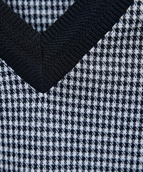 5351 POUR LES HOMMES（ゴーサンゴーイチプールオム）の「フィンリーチェック ジャガード VネックTシャツ（Tシャツ/カットソー・メンズ・ブラック/ストライプ・50/48/46/44）」の9枚目の写真