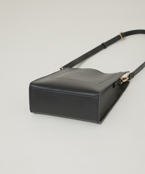 NANO universe（ナノユニバース）の「スクエアミニショルダーバッグ（ショルダーバッグ・レディース・ブラック/グレー系その他4・F）」の12枚目の写真