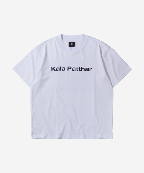 KALAPATTHAR(カラパタール)の「シグネチャーロゴ ルーズフィット Tシャツ - ホワイト(Tシャツ/カットソー・メンズ・その他・MEDIUM/LARGE/X-LARGE)」の4枚目の写真
