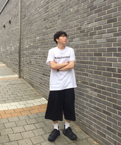 KALAPATTHAR(カラパタール)の「シグネチャーロゴ ルーズフィット Tシャツ - ホワイト(Tシャツ/カットソー・メンズ・その他・MEDIUM/LARGE/X-LARGE)」の11枚目の写真