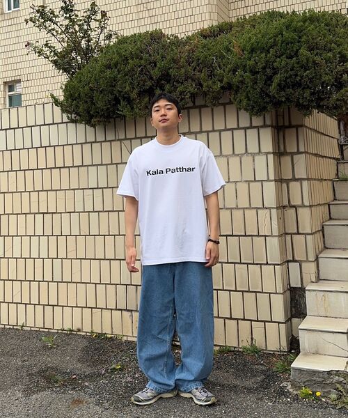 KALAPATTHAR(カラパタール)の「シグネチャーロゴ ルーズフィット Tシャツ - ホワイト(Tシャツ/カットソー・メンズ・その他・MEDIUM/LARGE/X-LARGE)」の13枚目の写真