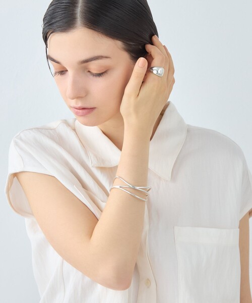 ete（エテ）の「【先行予約】 [ウィーヴ] レイヤード バングル（バングル/リストバンド・レディース・シルバー・FREE）」の4枚目の写真