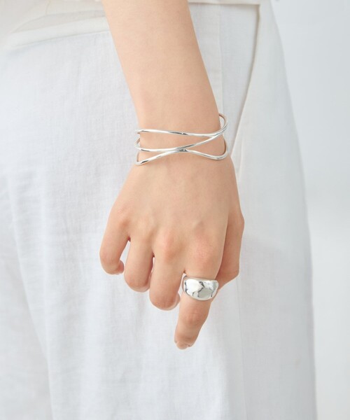ete（エテ）の「【先行予約】 [ウィーヴ] レイヤード バングル（バングル/リストバンド・レディース・シルバー・FREE）」の5枚目の写真