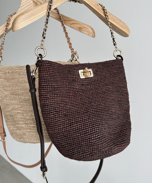 FRAMeWORK(フレームワーク)の「A POINT/アポワン 別注FENO チェーンbasketshoulder(かごバッグ・レディース・ブラウン/アイボリー・FREE)」の2枚目の写真