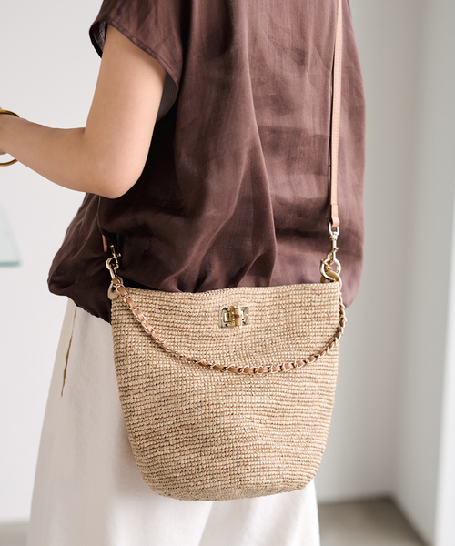 FRAMeWORK(フレームワーク)の「A POINT/アポワン 別注FENO チェーンbasketshoulder(かごバッグ・レディース・ブラウン/アイボリー・FREE)」の6枚目の写真