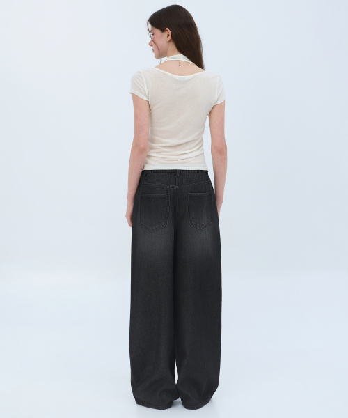 MUSINSA STANDARD WOMAN（ムシンサスタンダードウーマン）の「ウィメンズテンセルワイドバンディングデニムパンツ[ウォッシュドブラック]（デニムパンツ・レディース・その他・24/26/28/30）」の4枚目の写真