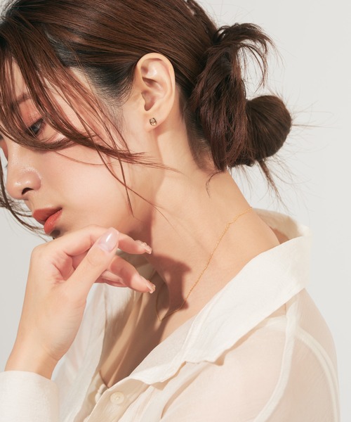 Jewel closet by L&Co.(ジュエルクローゼットバイエルアンドコー)の「K10 ダイヤモンド 馬蹄 ピアス(ピアス(両耳用)・レディース・イエローゴールド・FREE)」の3枚目の写真