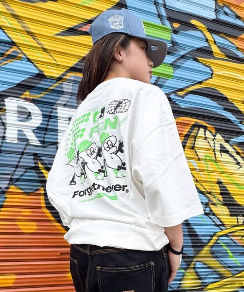 FORGET NEVER(フォーゲットネバー)の「【ムラサキスポーツ限定】FORGET NEVER/フォーゲットネバー コラボレーション 半袖 Tシャツ グラフィックTシャツ 263OO1ST944FN(Tシャツ/カットソー・メンズ・ホワイト/ブラック・M/XL/L)」の4枚目の写真
