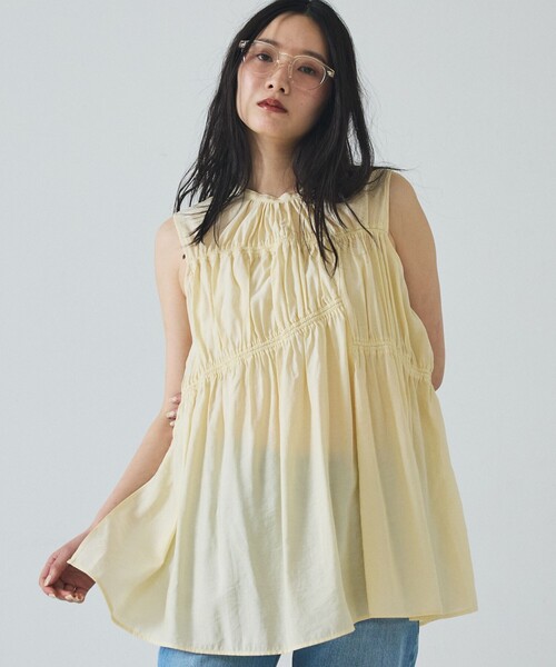 abahouse mavie(アバハウスマヴィ)の「【前後2WAY】シャーリングブラウス(シャツ/ブラウス・レディース・ホワイト/チャコールグレー/クリーム・フリー)」の1枚目の写真