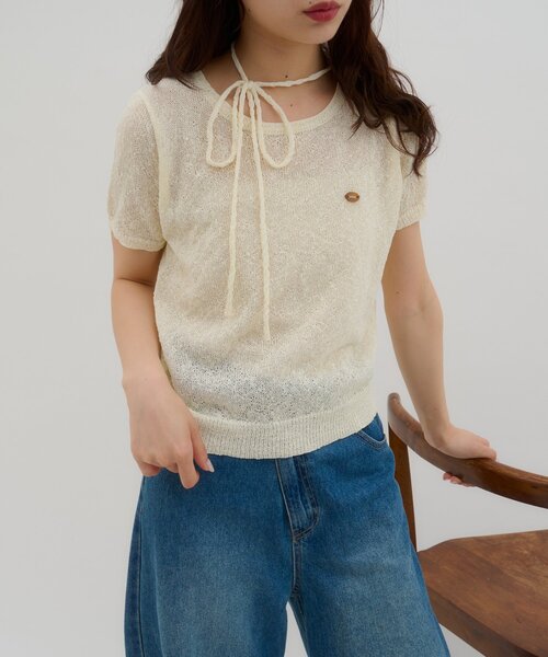 DISCOAT(ディスコート)の「【umm.】プレート付チョーカー半袖プルオーバー(ニット/セーター・レディース・ベビーピンク/レモンイエロー/アイボリー/サックスブルー/ブラウン・FREE)」の21枚目の写真