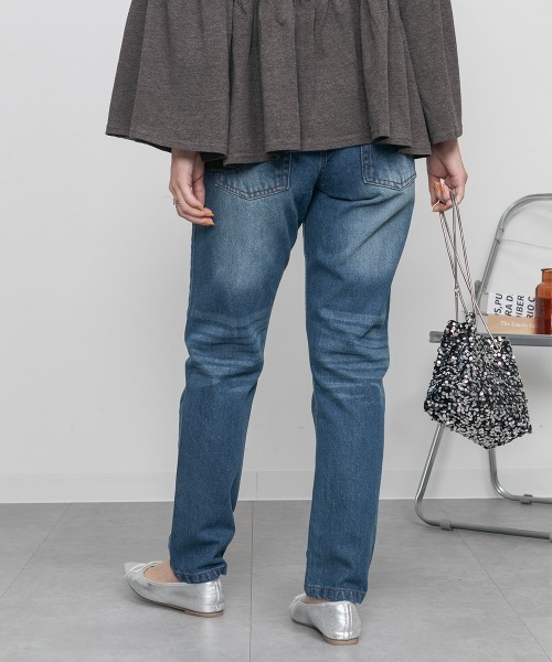 RCD(アールシーディー)の「ヴェンテージ加工 テーパードデニムパンツ(デニムパンツ・レディース・ブルー/ネイビー・M/LL/L)」の8枚目の写真