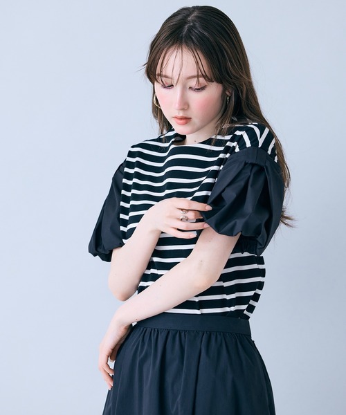 Audie a Muses(オーディアミューズ)の「リボンスリーブカットソー(Tシャツ/カットソー・レディース・オフホワイト/ブラック・42/38)」の2枚目の写真