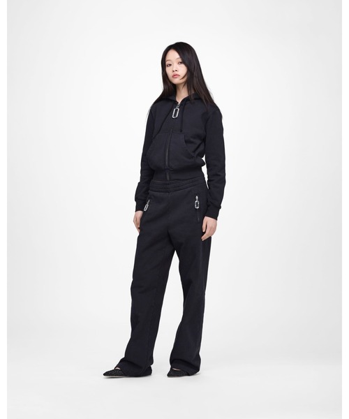 MARC JACOBS(マークジェイコブス)の「【NEW】POP J MARC CROPPED ZIP-UP/ポップ Jマーク クロップド ジップアップ(パーカー・レディース・ブラック×ゴールド・M/S/XS)」の4枚目の写真