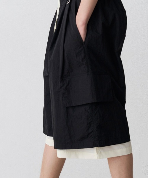 SeeSew(シーソー)の「【UNISEX】LAYERD WIDE SHORTPANTS/レイヤードワイドショートパンツ(その他パンツ・メンズ・グレー/ブラック/ネイビー・M/L)」の13枚目の写真