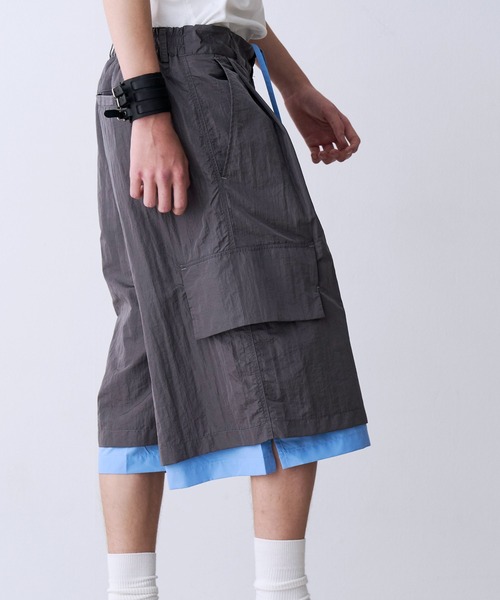 SeeSew(シーソー)の「【UNISEX】LAYERD WIDE SHORTPANTS/レイヤードワイドショートパンツ(その他パンツ・メンズ・グレー/ブラック/ネイビー・M/L)」の21枚目の写真
