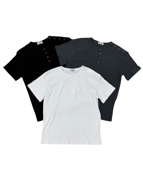Never mind the XU / Chikashitsu+(ネバーマインド ザ エックスユー / チカシツプラス)の「【nmtc+】Shoulder Henley Eyelet Tee / 【エヌエムティーシープラス】アイレットヘンリーネックTシャツ(Tシャツ/カットソー・メンズ・ブラック/チャコール/アイボリー・ONE SIZE)」の4枚目の写真