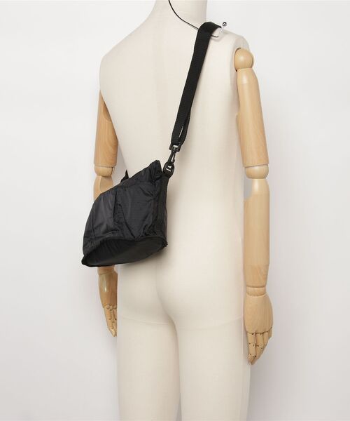 MELO(メロ)の「【MELO】メロ/OVAL SHAPED BAG(Mサイズ) MADE IN USA(New York)(ショルダーバッグ・メンズ・ロイヤルブルー/ホワイト/オレンジ/ブラック/その他/エメラルド・FREE)」の10枚目の写真
