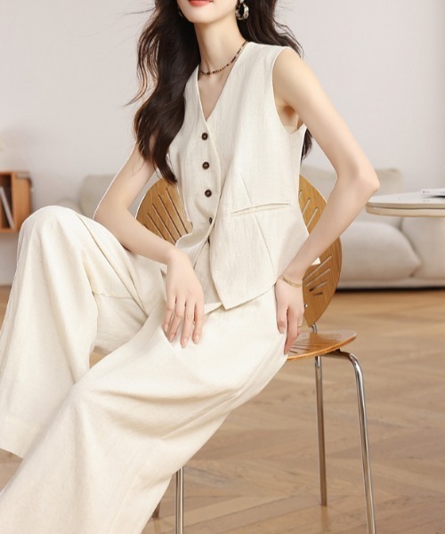 FAVORITO(ファヴォリート)の「ノースリーブトップスワイドパンツセットアップ(セットアップ・レディース・ベージュ・XL/L/M/S)」の2枚目の写真