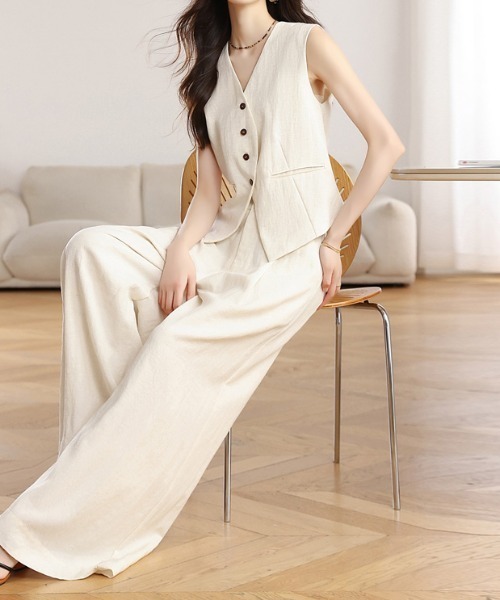 FAVORITO(ファヴォリート)の「ノースリーブトップスワイドパンツセットアップ(セットアップ・レディース・ベージュ・XL/L/M/S)」の3枚目の写真