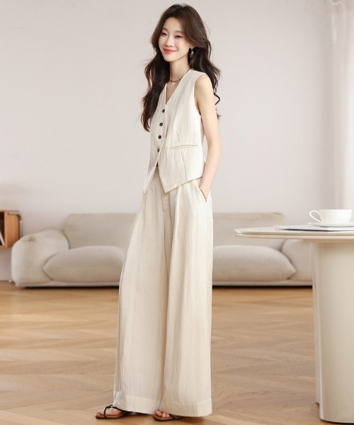 FAVORITO(ファヴォリート)の「ノースリーブトップスワイドパンツセットアップ(セットアップ・レディース・ベージュ・XL/L/M/S)」の13枚目の写真