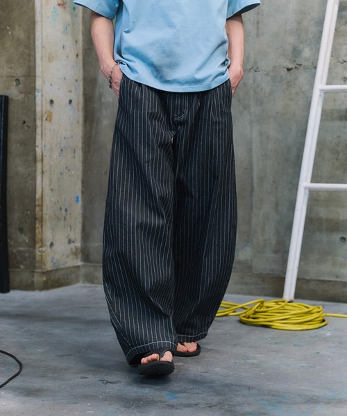 ILL'S(イルズ)の「タック バック刺繍 ストライプパンツ / 2-TUCK BACK EMBROIDERED STRIPE PANTS メンズ ウィメンズ ユニセックス(その他パンツ・メンズ・ブラック/ネイビー・L/M)」の11枚目の写真