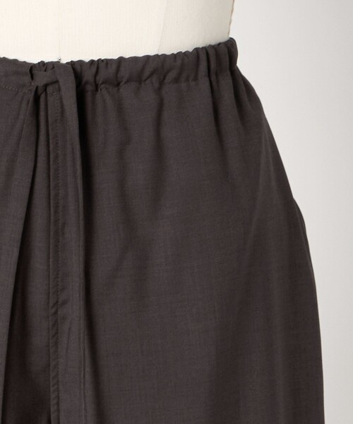 LOEFF(ロエフ)の「<LOEFF>トロピカルウール ガウチョ パンツ(その他パンツ・レディース・ブラウン系/ブラック/ワイン・0/1)」の19枚目の写真