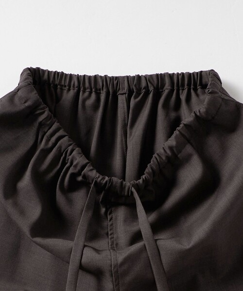 LOEFF(ロエフ)の「<LOEFF>トロピカルウール ガウチョ パンツ(その他パンツ・レディース・ブラウン系/ブラック/ワイン・0/1)」の22枚目の写真