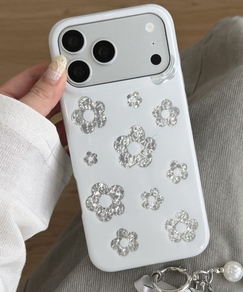 Fun & Daily(ファンアンドデイリー)の「Light Flower iPhone 17 Pro ProMax Case : アイフォンケース(スマホケース/カバー・レディース・ブラック/ホワイト・iPhone 17 Pro/iPhone 17/iPhone 17 Pro Max/iPhone 16 Pro/iPhone 16 Pro Max/iPhone 16)」の6枚目の写真