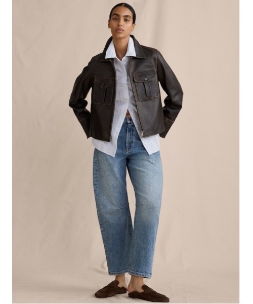 Banana Republic(バナナリパブリック)の「ミッドライズ バレル クロップド ジーンズ(デニムパンツ・レディース・ライトインディゴブルー/ダークインディゴブルー・6/4/2/0)」の2枚目の写真