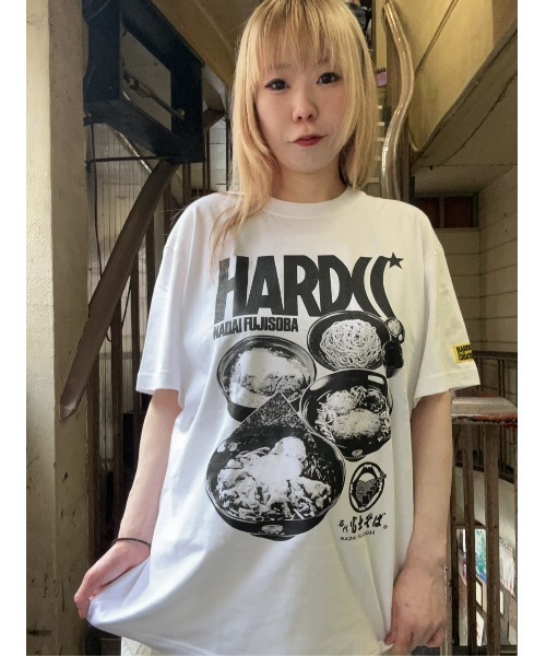 ハードコアチョコレート(ハードコアチョコレート)の「名代 富士そば (そば粉ホワイト)(Tシャツ/カットソー・メンズ・ホワイト・X-LARGE/LARGE/XX-LARGE)」の8枚目の写真