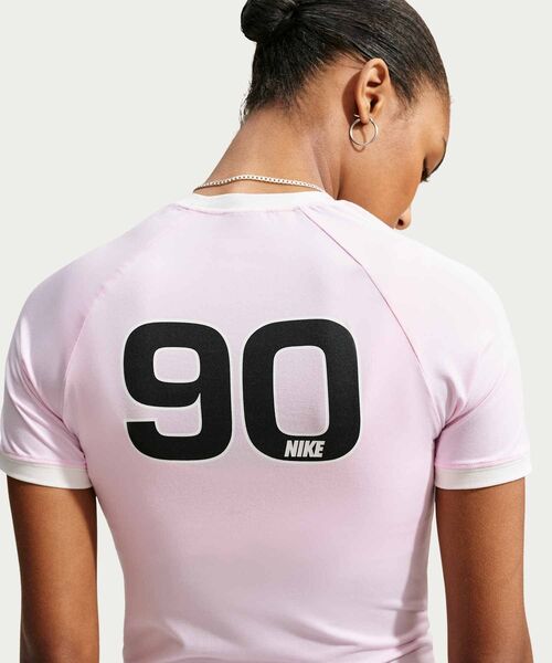 NIKE（ナイキ）の「ナイキ スポーツウェア ウィメンズ フィッテド Tシャツ / Nike Sportswear Women's Fitted T-Shirt IV5750-663 Pink Foam（Tシャツ/カットソー・レディース・ピンク・XL/S/M/L/XS）」の5枚目の写真