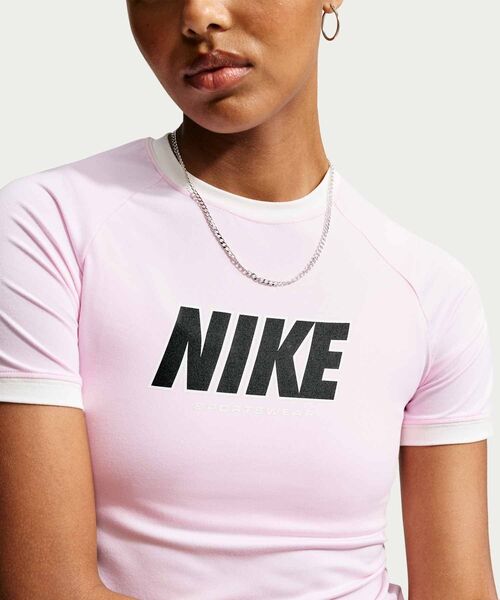 NIKE（ナイキ）の「ナイキ スポーツウェア ウィメンズ フィッテド Tシャツ / Nike Sportswear Women's Fitted T-Shirt IV5750-663 Pink Foam（Tシャツ/カットソー・レディース・ピンク・XL/S/M/L/XS）」の2枚目の写真