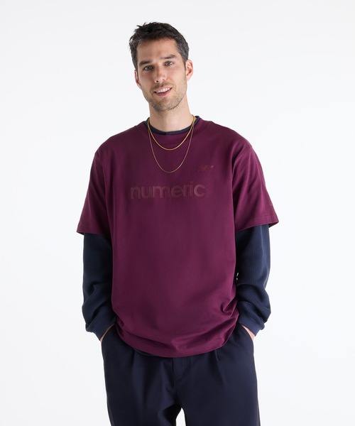 NEW BALANCE（ニューバランス）の「Numeric ショートスリーブTシャツ（Tシャツ/カットソー・メンズ・スミクロ/カーキブラウン/ボルドー・LARGE/MEDIUM/XX-LARGE/SMALL/X-LARGE）」の3枚目の写真