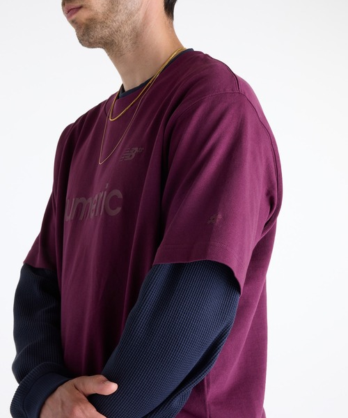 NEW BALANCE（ニューバランス）の「Numeric ショートスリーブTシャツ（Tシャツ/カットソー・メンズ・スミクロ/カーキブラウン/ボルドー・LARGE/MEDIUM/XX-LARGE/SMALL/X-LARGE）」の5枚目の写真