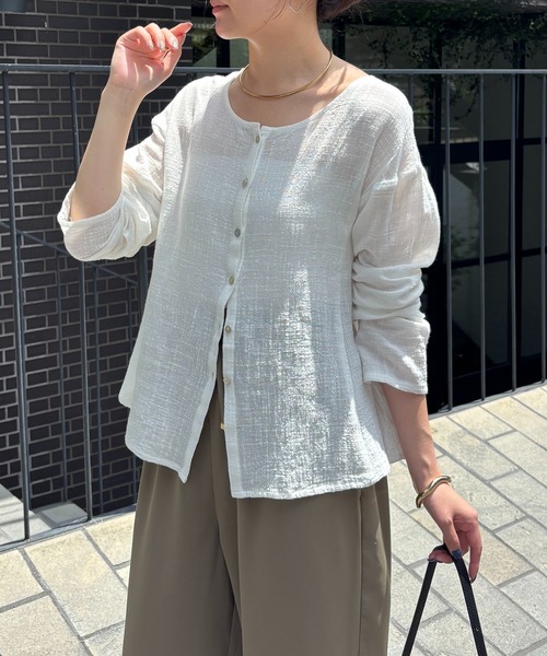 COLLAGE GALLARDAGALANTE（コラージュガリャルダガランテ）の「日焼け・冷房対策/コットンガーゼ2WAYシアーシャツカーデ/ZOZO限定（シャツ/ブラウス・レディース・オフホワイト/ブラック・FREE）」の11枚目の写真