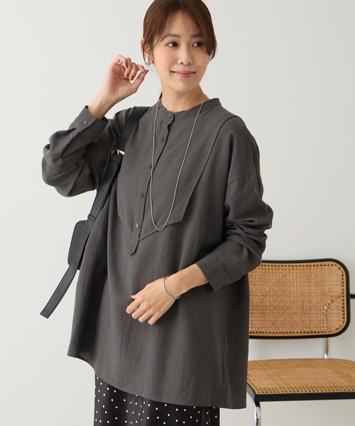 Aunely(オーネリー)の「【Aunely】洗練 バンドカラーシャツチュニック<YOSOOIシリーズ>(シャツ/ブラウス・レディース・カーキ/モカ/オフホワイト/ブラック/ブルー/チャコール・L/M)」の3枚目の写真