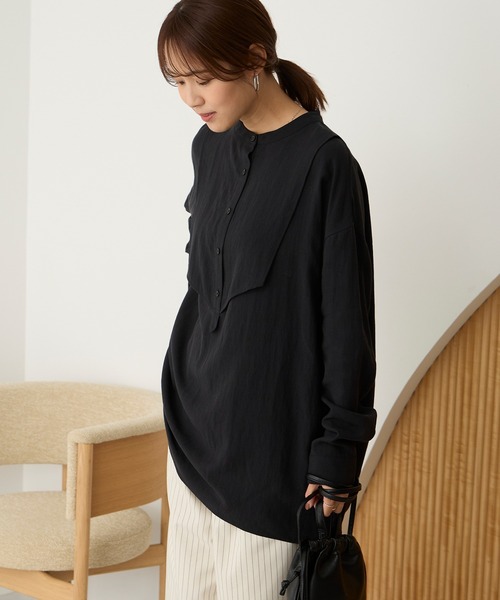 Aunely(オーネリー)の「【Aunely】洗練 バンドカラーシャツチュニック<YOSOOIシリーズ>(シャツ/ブラウス・レディース・カーキ/モカ/オフホワイト/ブラック/ブルー/チャコール・L/M)」の12枚目の写真