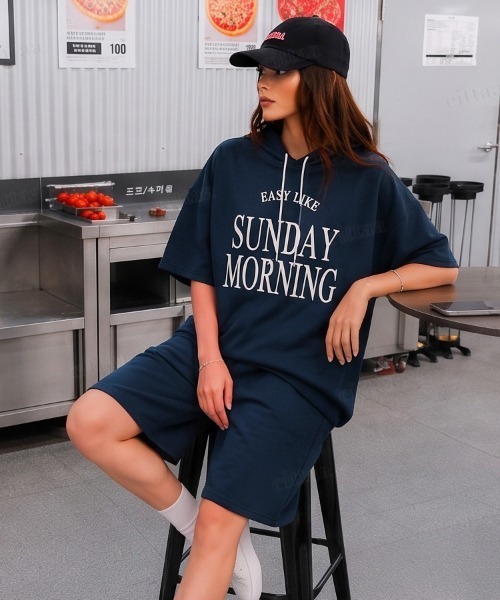 Dalfwin(ダールフィン)の「韓国ファッション 【上下セット】SUNDAYフード付き半袖セットアップ(ルームウェア/パジャマ・レディース・ネイビー/ホワイト系その他/ピンク/ライトブルー・FREE)」の7枚目の写真