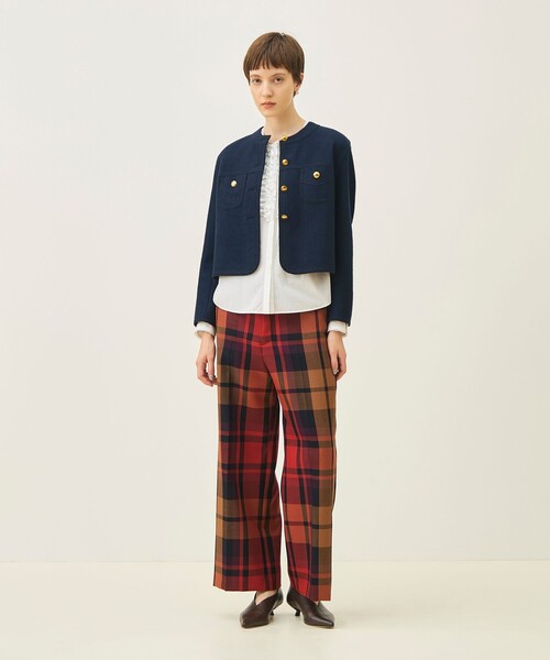 TOMORROWLAND collection(トゥモローランドコレクション)の「ブークレーニット クルーネックジャケット(ノーカラージャケット・レディース・キャメル/ネイビー・36)」の3枚目の写真