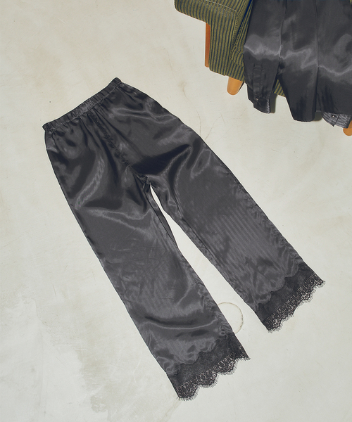 Spick & Span(スピックアンドスパン)の「《別注カラー有り》ARCHIVE STANCE / アーカイブスタンス lace hem pants(その他パンツ・レディース・ブラウン/ブラック・FREE)」の3枚目の写真
