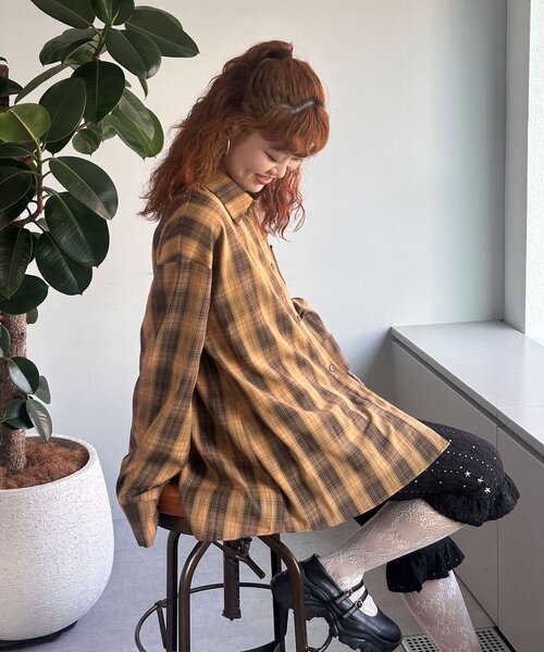 CIAOPANIC(チャオパニック)の「バタフライイバックデザインシャツ(シャツ/ブラウス・レディース・ブラック/イエロー/ブラウン・ONE SIZE)」の8枚目の写真