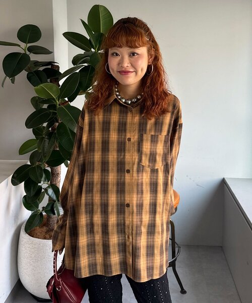 CIAOPANIC(チャオパニック)の「バタフライイバックデザインシャツ(シャツ/ブラウス・レディース・ブラック/イエロー/ブラウン・ONE SIZE)」の7枚目の写真