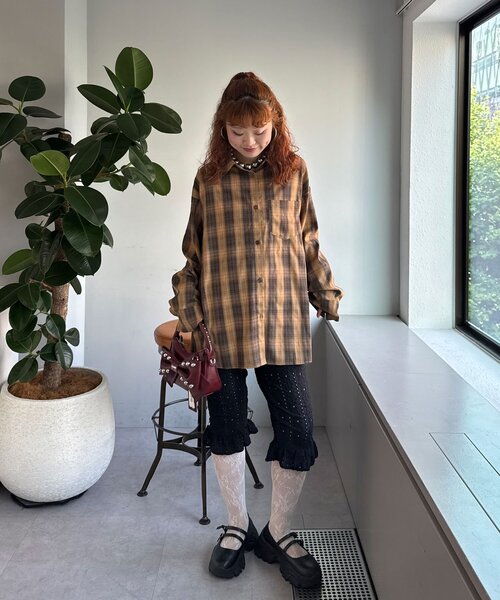 CIAOPANIC(チャオパニック)の「バタフライイバックデザインシャツ(シャツ/ブラウス・レディース・ブラック/イエロー/ブラウン・ONE SIZE)」の4枚目の写真